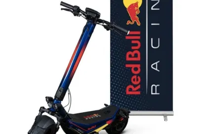  Scooter Electrico de Red Bull Racing llega a tiendas departamental mexicanas