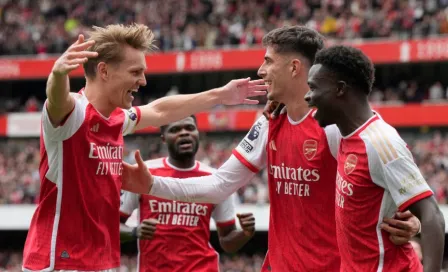 Arsenal mantiene la presión por el título de la Premier con triunfo sobre Bournemouth