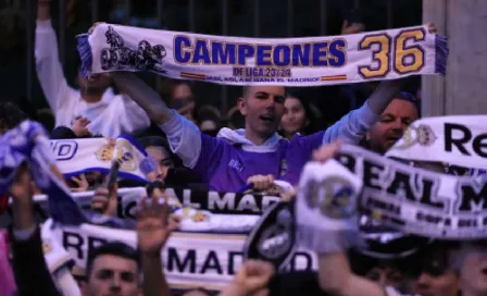 Afición del Real Madrid festeja título en Cibeles