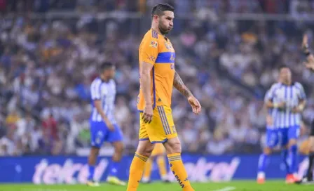 ¡Gritos de compañeros! André-Pierre Gignac y Diego Reyes se calentaron de más en el Clásico Regio