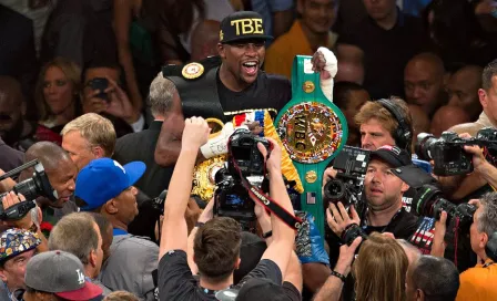 Floyd Mayweather sostendrá revancha ante Víctor Ortíz en la Ciudad de México