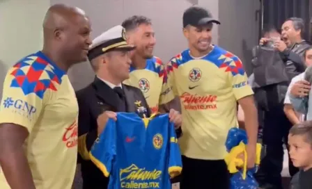 ¡Invitados de lujos! Rubens Sambueza, Jesús Molina y Aquivaldo Mosquera presentes en el Azteca