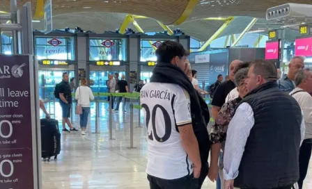 Aficionados del Real Madrid se quedan varados en el aeropuerto y pierden su vuelo a Londres 