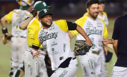 ¡Una proeza! Kevin Kelly y Sultanes lanzan sin hit ni carrera ante Pericos de Puebla