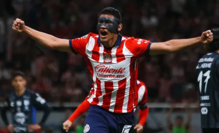 ‘Tiba’ Sepúlveda renovó contrato con Chivas hasta 2028 