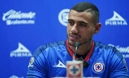 Giakoumakis sorprende con su conocimiento de la Liga MX y el 'amor' que ya la tiene a Cruz Azul