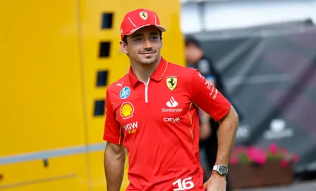 Charles Leclerc dio declaraciones en español con ayuda de Carlos Sainz 