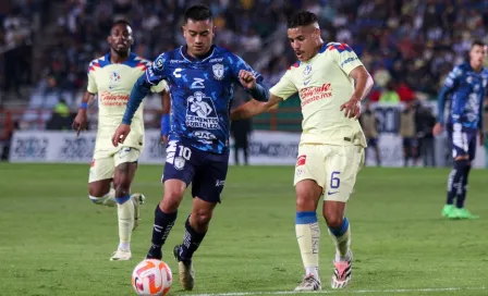 ¡Su nuevo 'plumaje'! Erick Sánchez fue captado mientras firmaba playeras del América