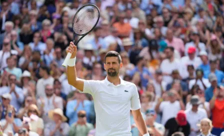 Djokovic sufre un poco, pero avanza a la tercera ronda de Wimbledon al vencer a Fearnley