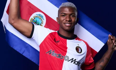 ¡Nueva joya! Feyenoord ficha al defensa costarricense Jeyland Mitchell de 19 años