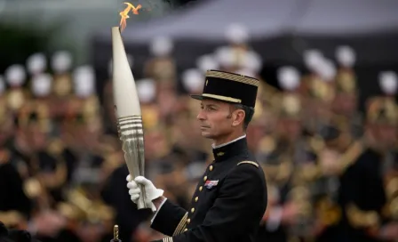 París 2024: La llama Olímpica llega a 'La Ciudad Luz' en la Fiesta Nacional de Francia