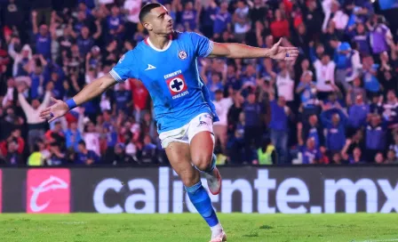 Giorgos Giakoumakis se estrena como goleador del Cruz Azul en el futbol mexicano