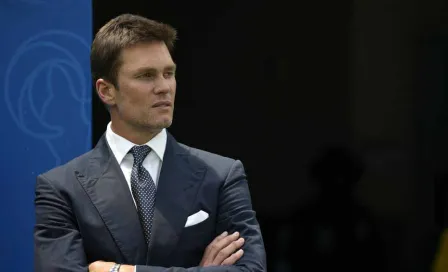 ¿Listo para trabajar? Tom Brady estuvo presente durante el juego de Dallas y Rams