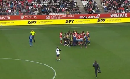 ¡Drama en Ligue 1! Angel Gomes recibe fuerte impacto y cae inconsciente al césped