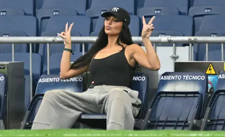 Kim Kardashian visita el Santiago Bernabéu y se toma foto con Florentino Pérez