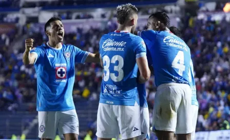 Cruz Azul goleó al América en el Clásico Joven y es líder del Apertura 2024