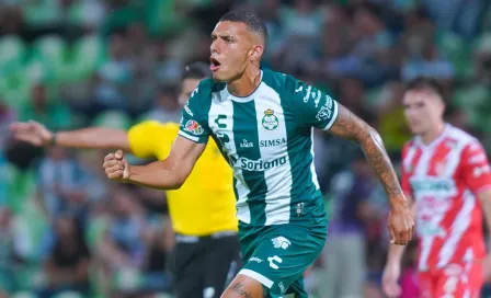 Santos consigue su primera victoria del torneo ante Necaxa con épica remontada