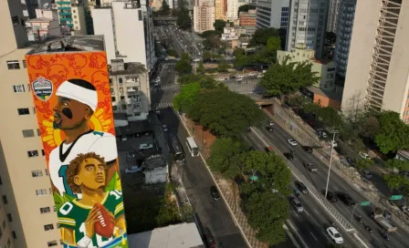 Mural en Sao Paulo muestra a Jalen Hurts y Jordan Love