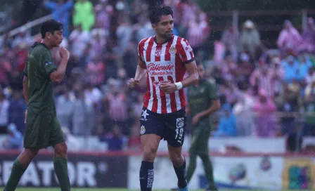 Chivas se impone 3 a 1 a Caimanes de Colima en amistoso sin 'Chicharito' 