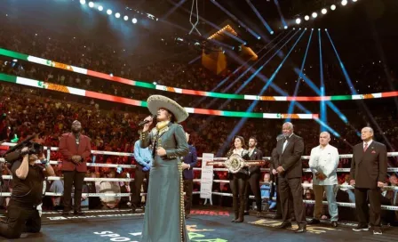 'Me traicionaron los nervios': Camila Fernández tras error en himno previo a Canelo vs Berlanga