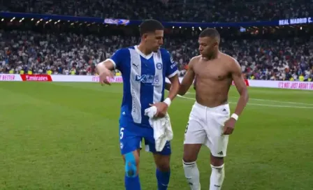 Abqar, jugador de Alavés, le pidió la playera a Mbappé al medio tiempo