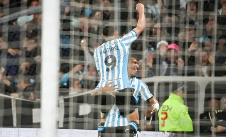 Roger Martínez se viste de héroe y avanza a semis de la Copa Sudamericana con Racing