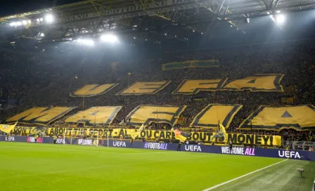 Aficionados de Borussia Dortmund repudian la nueva Champions League: "UEFA mafia" 