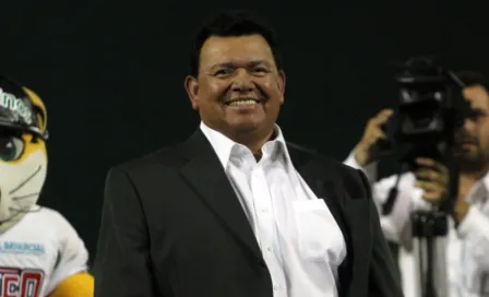 Julio César Chávez convoca a sus seguidores a pedir por la salud de Fernando Valenzuela