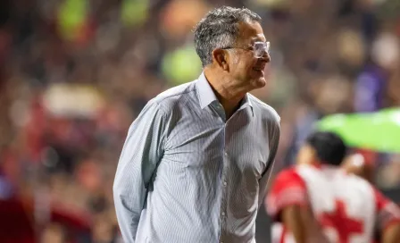 Aficionados de Xolos se rinden y le muestran su afecto a Juan Carlos Osorio 