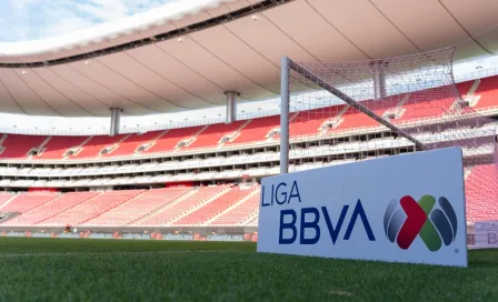 Reportan mal estado de la cancha en el Estadio Akron de cara al juego de la Selección Mexicana