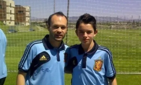 ¡Emotivo! Álvaro Fidalgo presume foto con Andrés Iniesta 