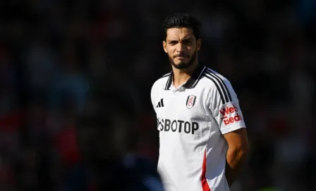 Compañeros de Raúl Jiménez en el Fulham, se rinden en elogios ante el mexicano 