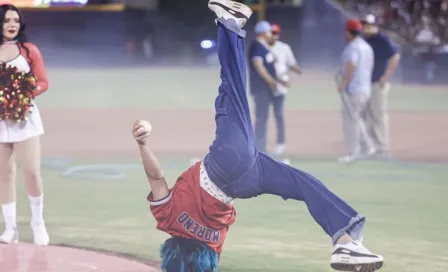 Atletas olímpicos lanzan la primera bola en el juego de las Águilas de Mexicali 