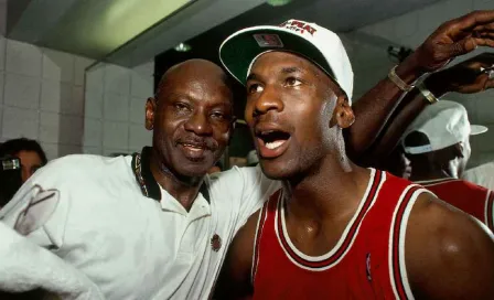 Hombre que asesinó al padre de Michael Jordan puede quedar libre 31 años después