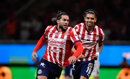 Chivas viene de atrás y se impone a Necaxa en casa