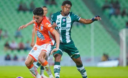 Santos y Pachuca se mantienen en el fondo de la tabla tras empatar en el TSM