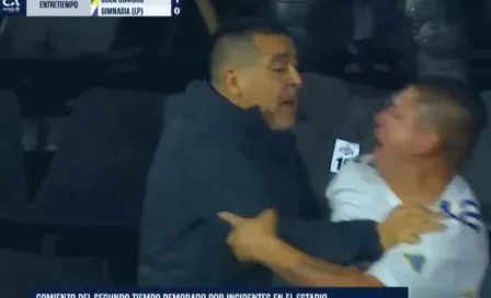 ¡Insólito! Riquelme interviene para calmar a los aficionados de Boca que buscaban bronca con los de Gimnasia  