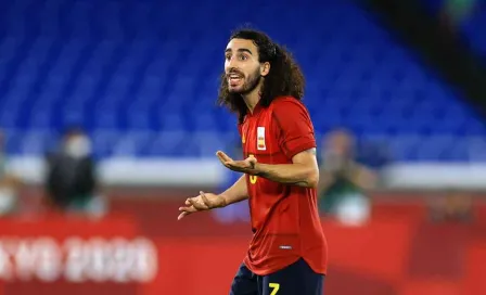 Marc Cucurella sorprende con sus tenis personalizados de Pokemón 