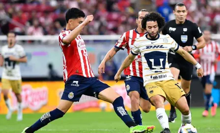 Pumas y Chivas empatan en el Akron y complican su pase a Liguilla directa