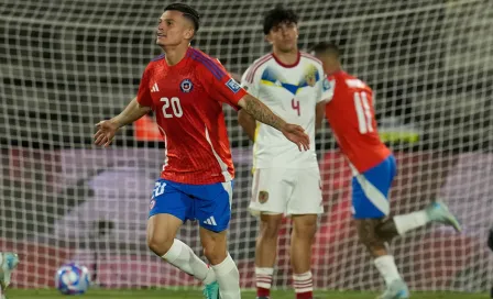 En feria de goles, Chile derrota a Venezuela y mantiene vivas las esperanzas de Mundial