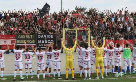 Equipo de la cuarta división de Italia cambió de técnico tres veces... ¡En 24 horas!