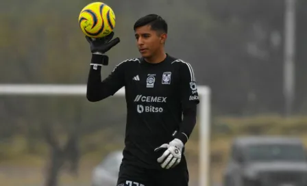 ¡Emotivo! Portero de Tigres Sub 19 se entera del fallecimiento de su padre a la mitad de un partido