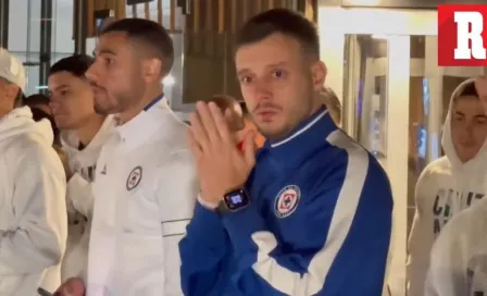 ¡La afición lo conmueve! Martín Anselmi llora en serenata de afición a Cruz Azul