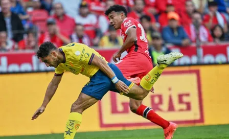 Sebastián Cáceres abandona el Toluca vs América por lesión muscular 