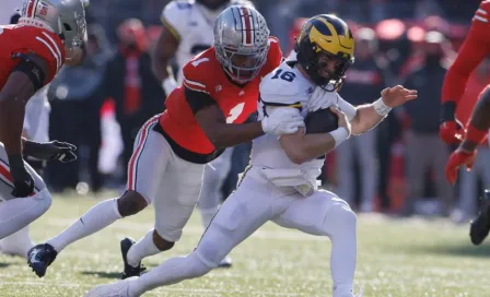 Michigan vs Ohio State termina en caos por provocaciones