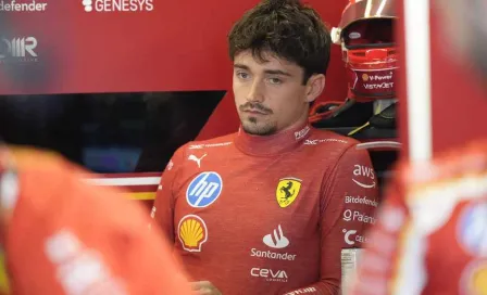 Charles Leclerc recibe sanción de 10 posiciones y aleja a Ferrari del título de constructores