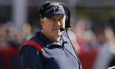 ¿Esta de regreso? Bill Belichick en charlas con equipo para ser head coach