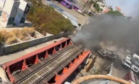 Fuerte incendio cerca de las vías de la estación Río de los Remedios, Línea B del Metro