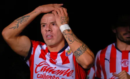 ¡Se va! Chivas anuncia la salida de Pavel Pérez del conjunto rojiblanco