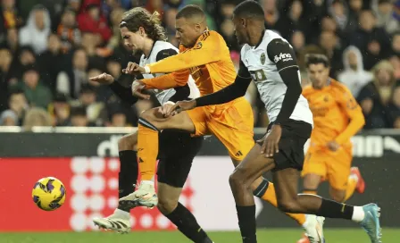 Real Madrid vence al Valencia de último minuto en Mestalla